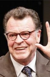 Dr. Walter Bishop（约翰·诺贝尔饰演）