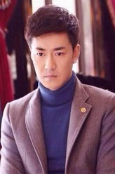 刘嘉诚（李进荣饰演）