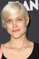 查丽蒂·维克菲尔德（查丽蒂·维克菲尔德饰演）