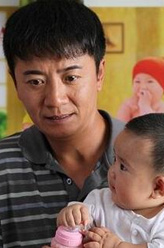 钱满贵（张岩饰演）