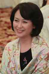 周丽琴（左翎饰演）