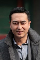 李向阳（张嘉译饰演）
