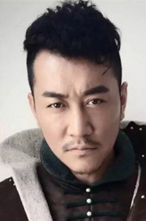 崔麻子（董彦麟饰演）