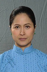 冼碧云（邵美琪饰演）