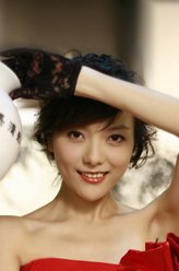尚弦月（杨乐乐饰演）
