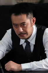 陆江波（刘钧饰演）