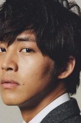 松坂桃李（松坂桃李饰演）