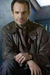 昆汀·兰斯（保罗·布莱克索恩饰演）