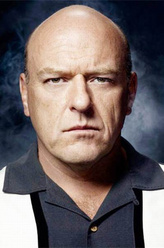 汉克·施拉德（迪恩·诺里斯饰演）