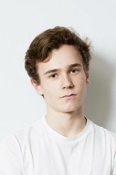 Isak Valtersen（塔利亚·桑德维克·莫尔饰演）