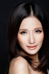 万美汐（万美汐饰演）