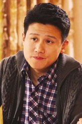 金海涛（佟悦饰演）