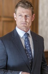 Peter Stone（菲利普·温彻斯特 饰演）