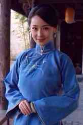 金子（李曼饰演）
