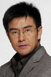 冯如泰（白凡饰演）