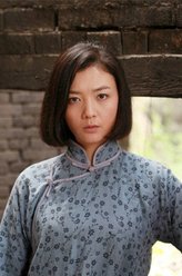 姜菊花（崔波饰演）