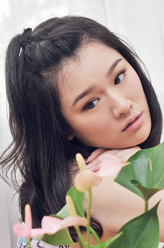 钱莎莎（黄白露饰演）