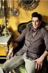 Lucien Grimaud（马修·麦克诺提饰演）