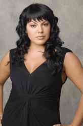 凯莉·托丽斯（莎拉·拉米尔兹饰演）