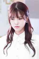 韩君瑶（王妍之饰演）