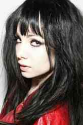 Kenzi（克塞尼亚·索罗饰演）