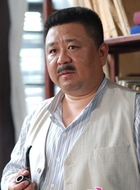 顾静江（梁冠华饰演）