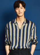 李成言（李泰焕饰演）