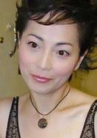 钟君（苑琼丹 King-Tan Yuen饰演）